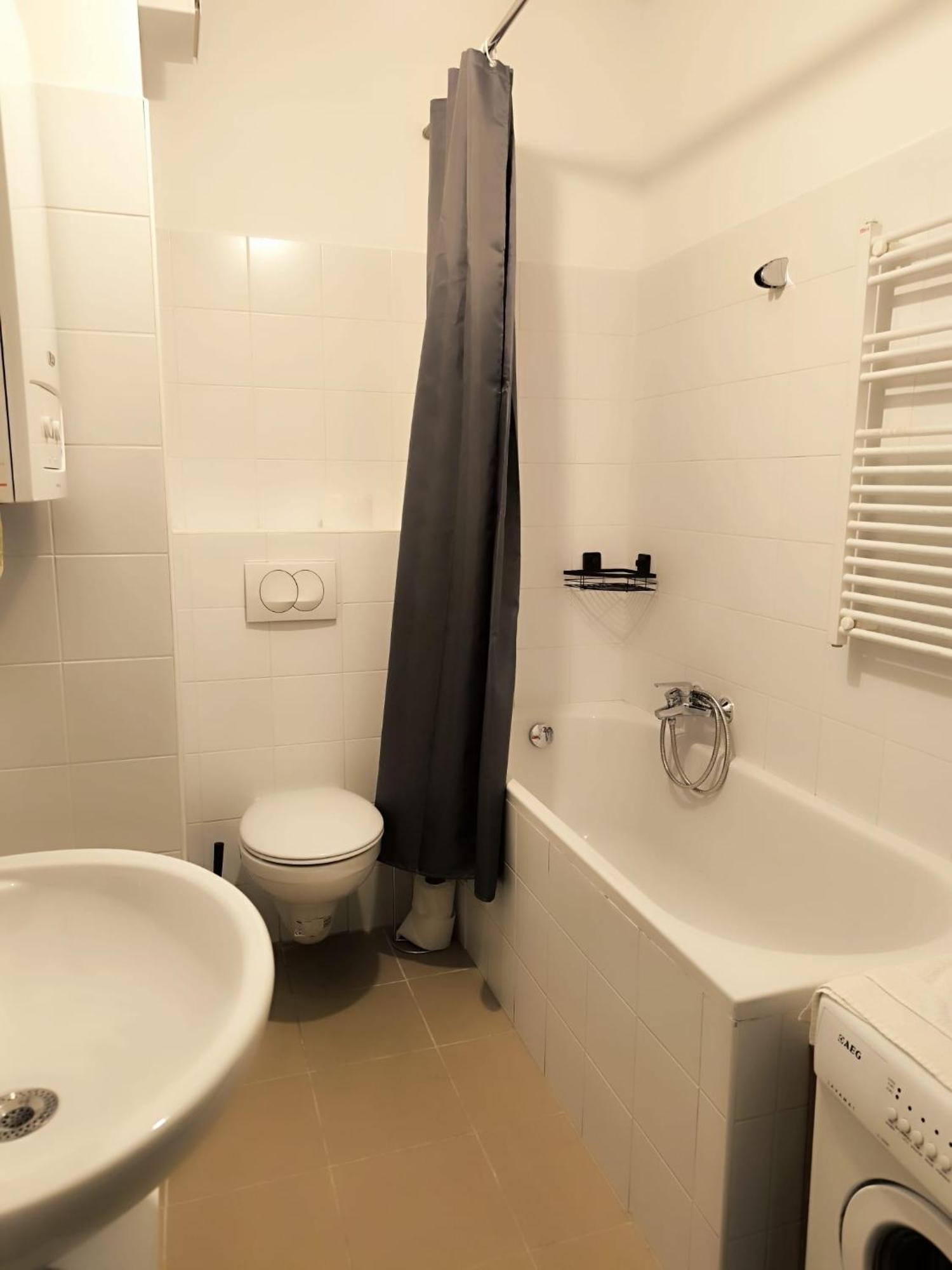 Apartment Pretty Next To Metro Station Vienna